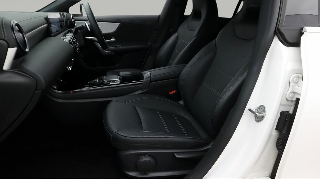 Mercedes-Benz CLA Class Cla 180 Amg Line Premium White #14