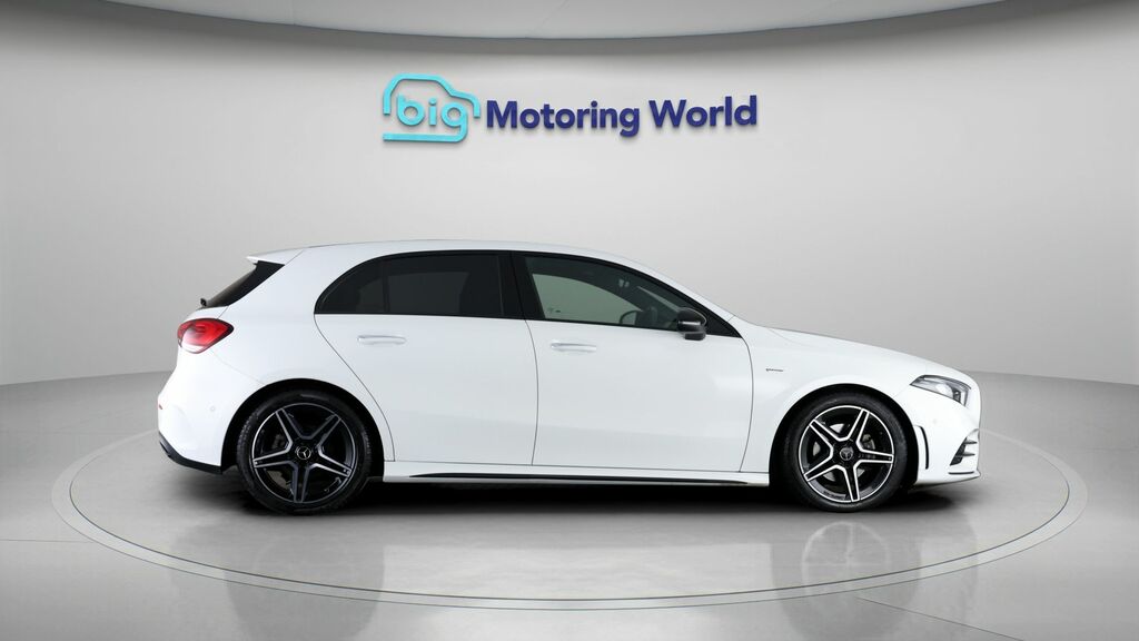Mercedes-Benz A Class A200 Amg Line Premium 2022 Black #8