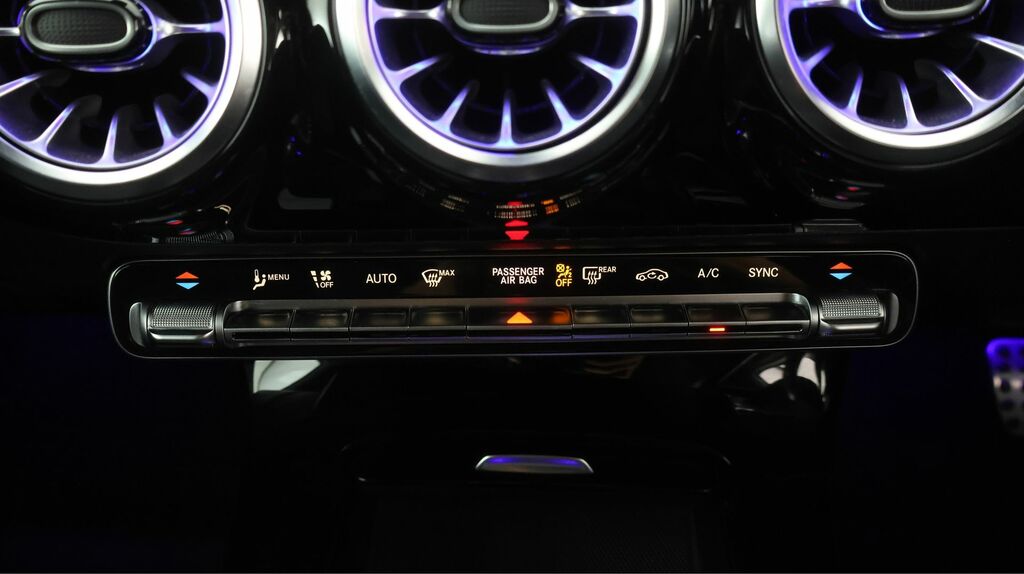 Mercedes-Benz A Class A200 Amg Line Premium 2022 Black #11