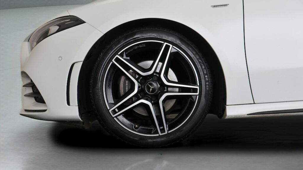 Mercedes-Benz A Class A200 Amg Line Premium 2022 Black #17