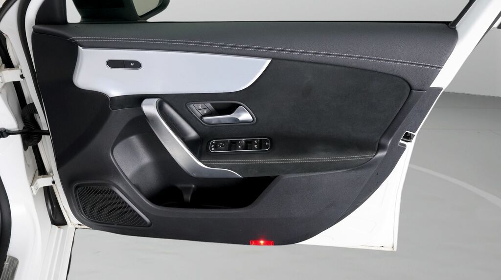 Mercedes-Benz A Class A200 Amg Line Premium 2022 Black #14