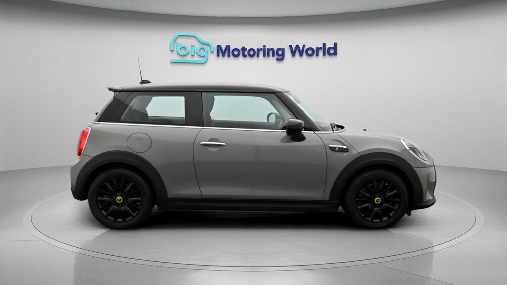 Mini Electric Hatch 135Kw Cooper S Level 3 33Kwh 17In A Green #8