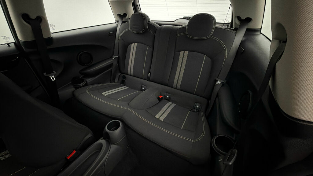 Mini Electric Hatch 135Kw Cooper S Level 3 33Kwh 17In A Green #15