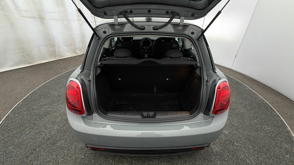 Mini Electric Hatch 135Kw Cooper S Level 3 33Kwh 17In A Green #16