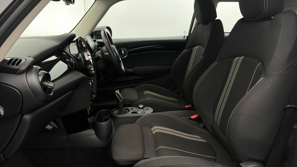 Mini Electric Hatch 135Kw Cooper S Level 3 33Kwh 17In A Green #13