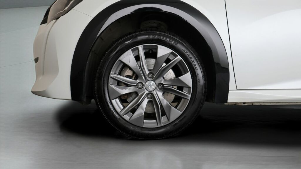 Peugeot e-208 1.2 Puretech Allure Premium Hatchback  #17