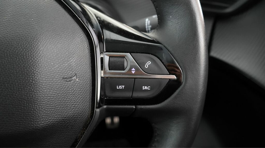 Peugeot e-208 1.2 Puretech Allure Premium Hatchback  #21