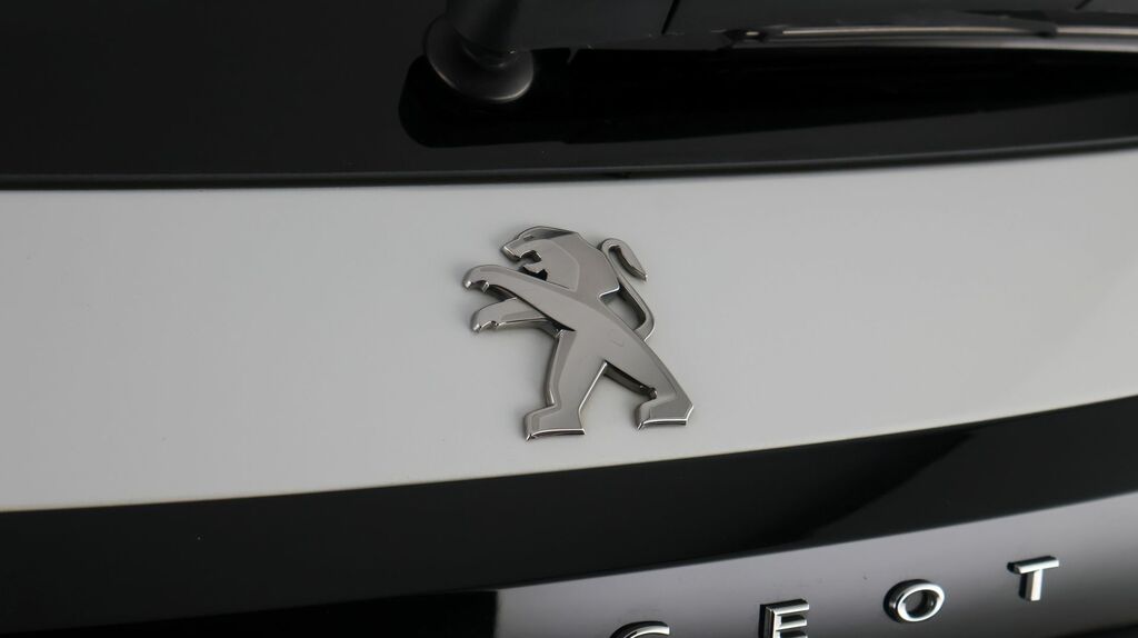 Peugeot e-208 1.2 Puretech Allure Premium Hatchback  #18