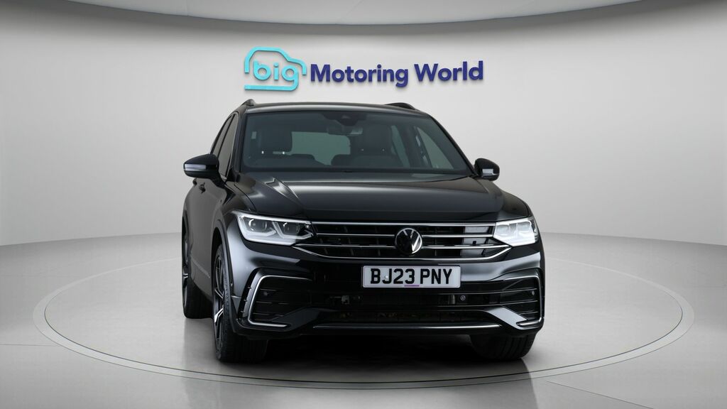 Volkswagen Tiguan R-line Black #2