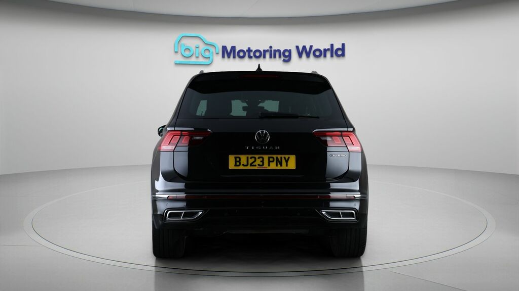 Volkswagen Tiguan R-line Black #6