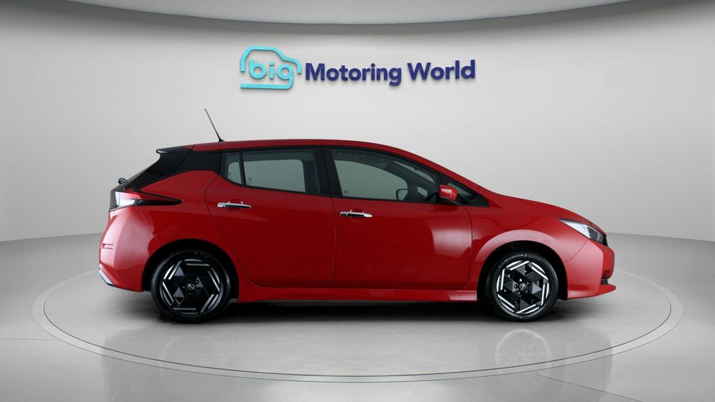 Nissan Leaf 110Kw N-connecta 39Kwh Black #8