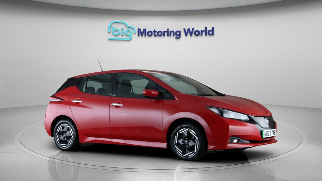 Nissan Leaf Acenta Red