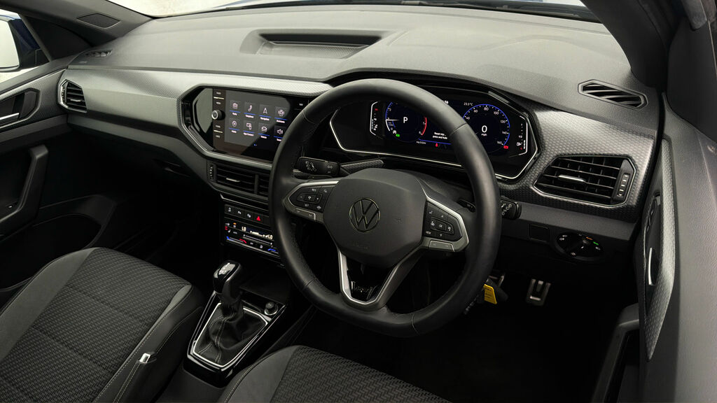 Volkswagen T-Cross 1.0 Tsi 95Ps Active Hatchback Blue #9