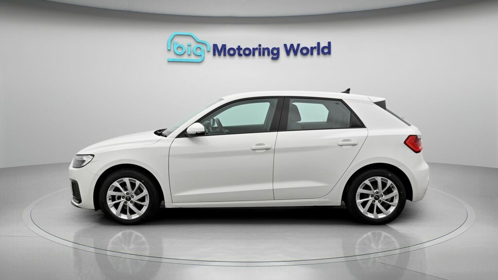 Audi A1 Sport LO73OCV White #4