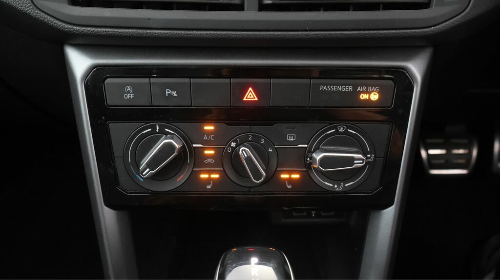 Volkswagen T-Cross 1.0 Tsi 95Ps Active Hatchback Black #10