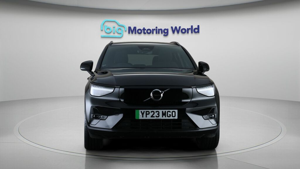 Volvo XC40 Plus Black #2
