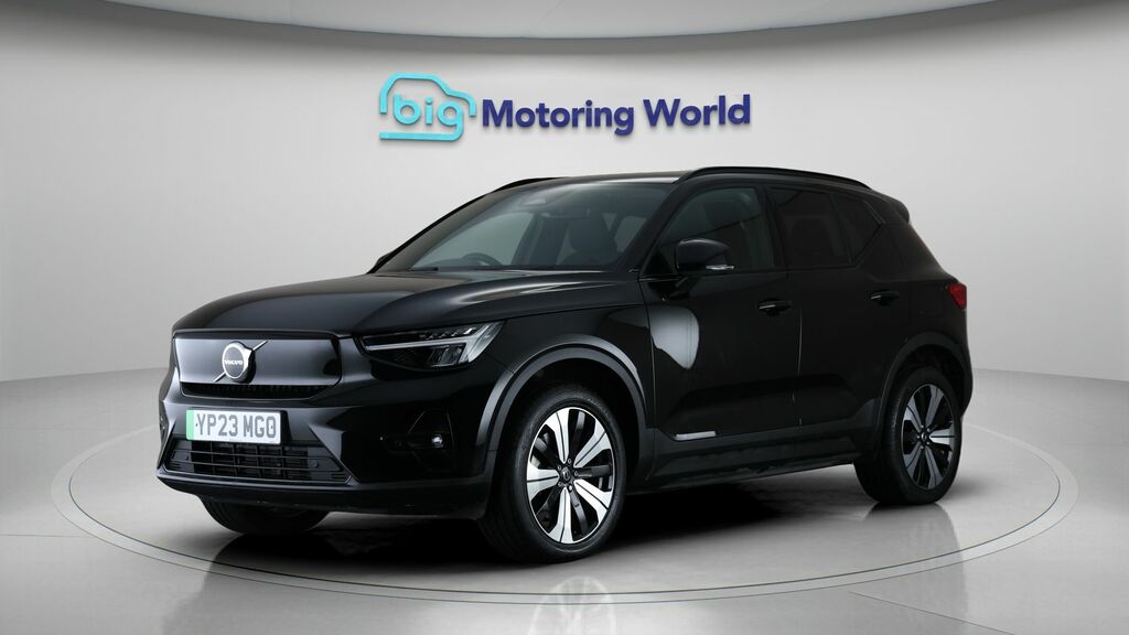 Volvo XC40 Plus Black #3