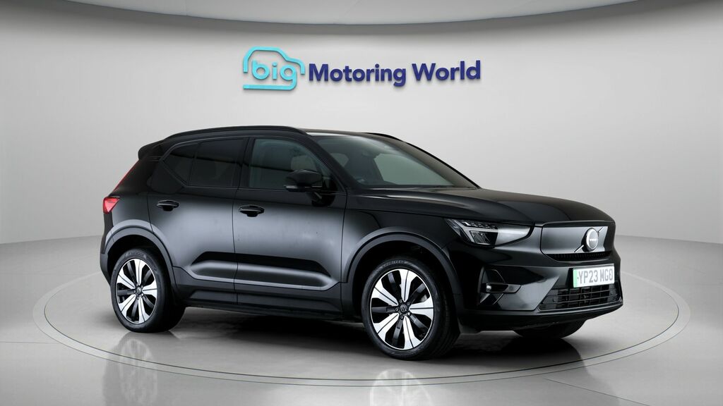 Volvo XC40 Plus Black