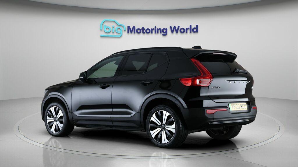 Volvo XC40 Plus Black #5