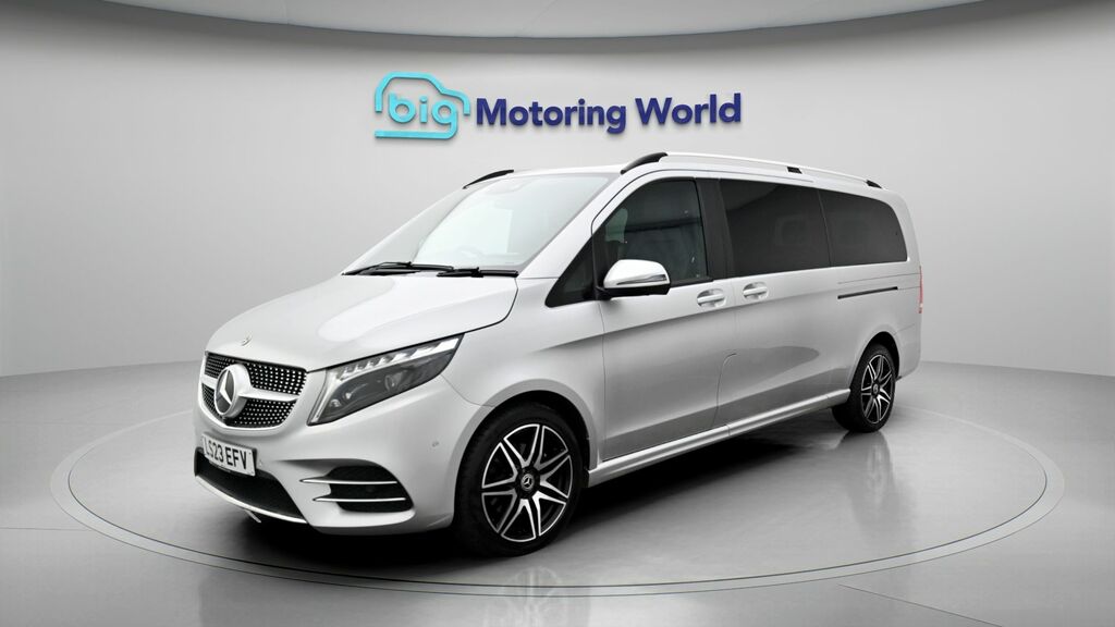 Mercedes-Benz V Class Amg Line Silver #3