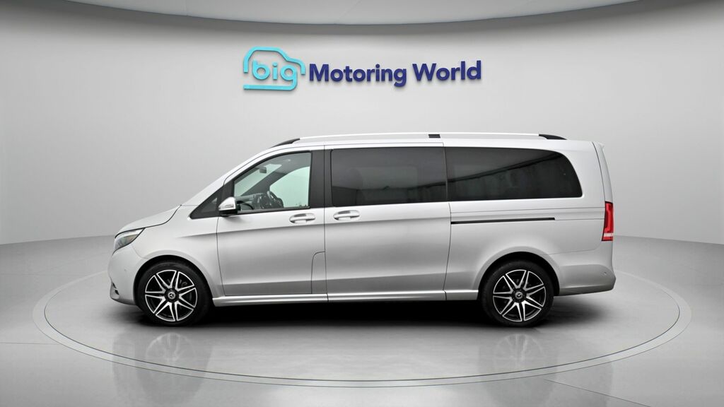 Mercedes-Benz V Class Amg Line Silver #4
