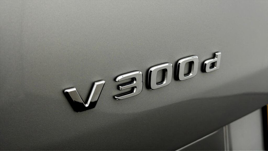 Mercedes-Benz V Class Mpv Amg Premium 202171 Grey #21