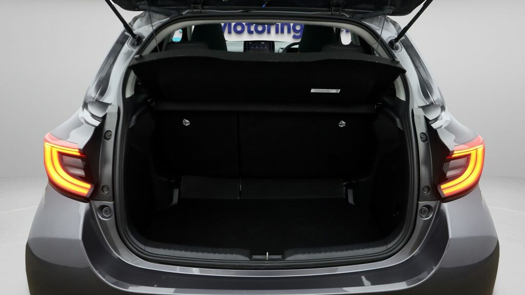 Toyota Yaris 1.6 Awd Circuit Pack White #17