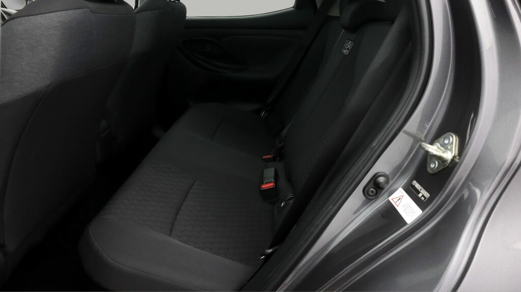Toyota Yaris 1.6 Awd Circuit Pack White #16