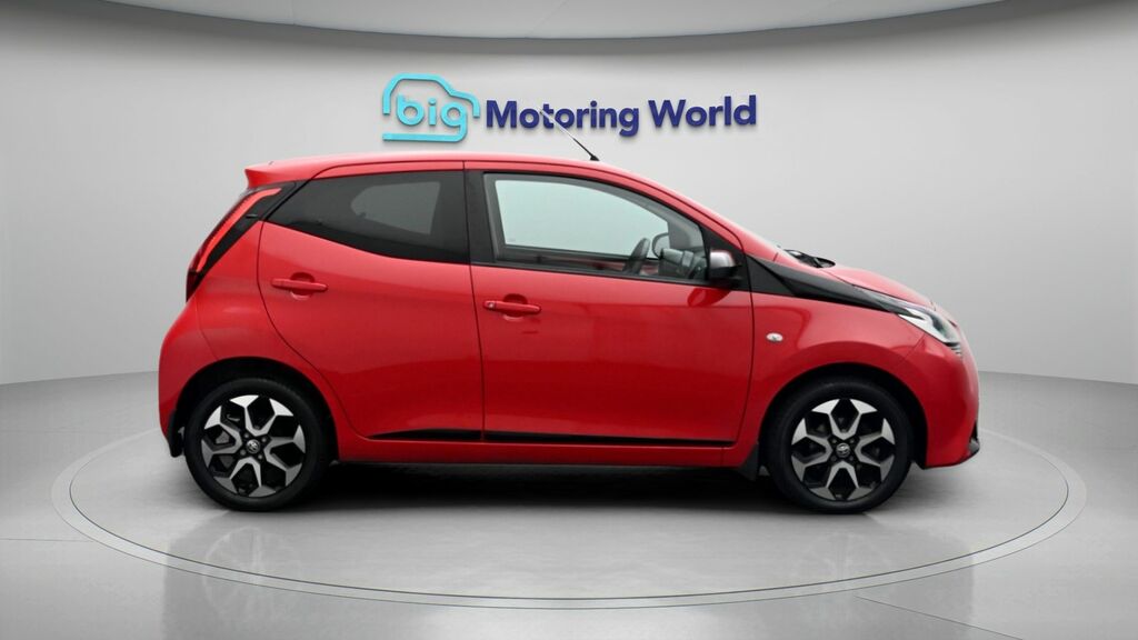 Toyota Aygo X Exclusive Blue #8
