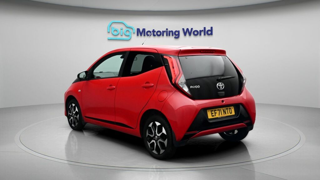 Toyota Aygo X X-trend Red #5