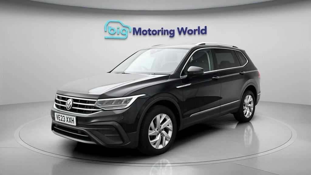 Volkswagen Tiguan Allspace Life Black #3