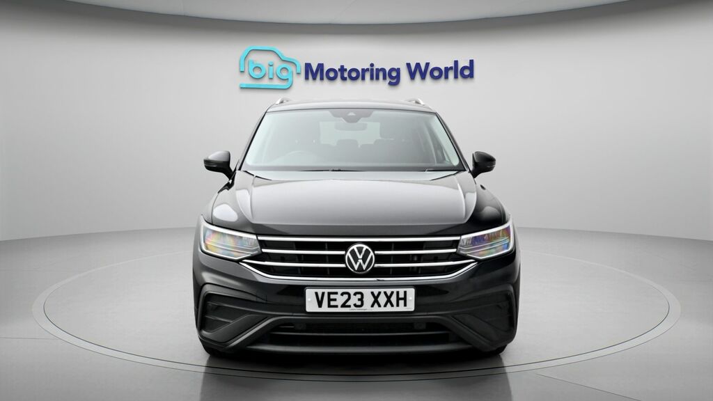 Volkswagen Tiguan Allspace Life Black #2