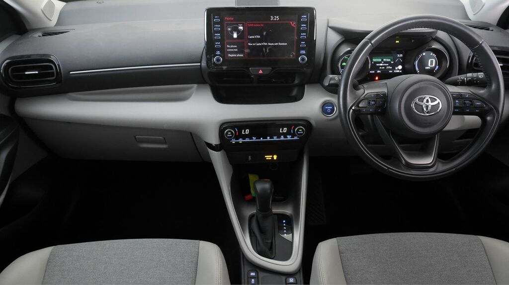 Toyota Yaris 1.5 Vvt-h Dynamic E Cvt White #12