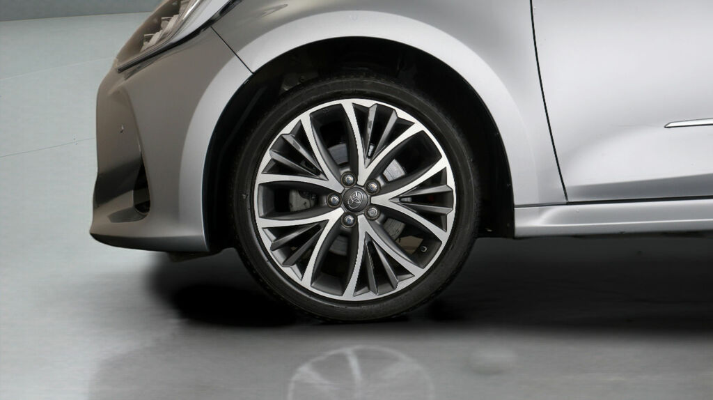 Toyota Yaris 1.5 Vvt-h Dynamic E Cvt White #16