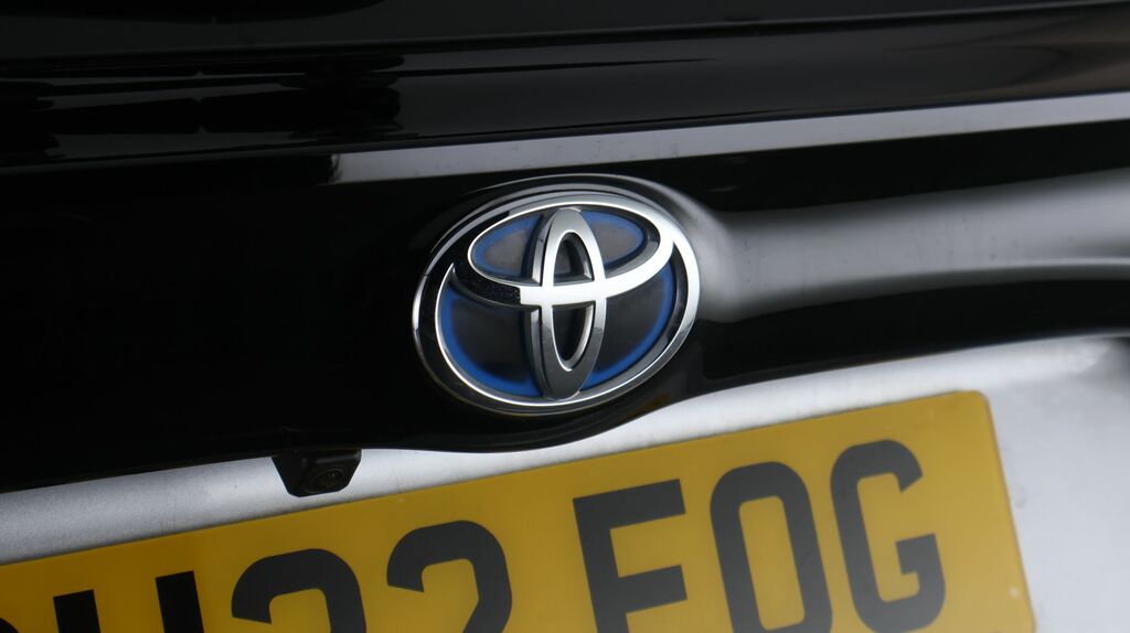 Toyota Yaris 1.5 Vvt-h Dynamic E Cvt White #17