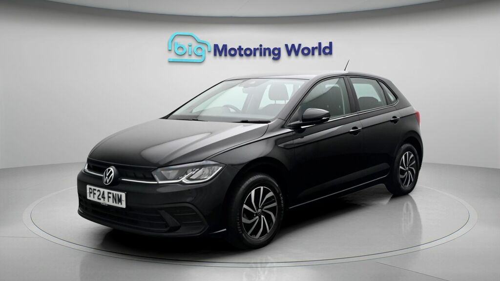 Volkswagen Polo Life Black #3