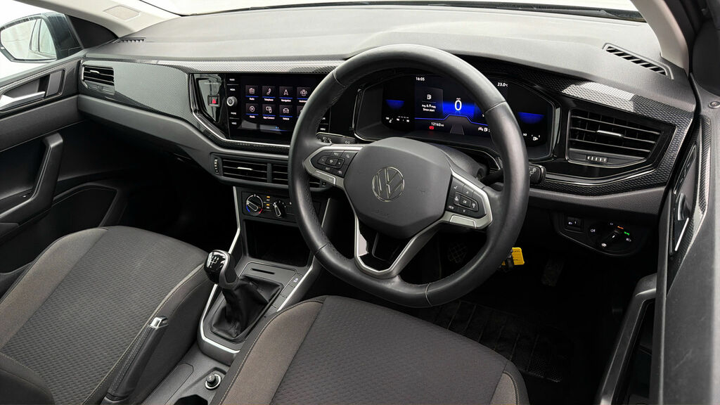 Volkswagen Polo Match Black #9