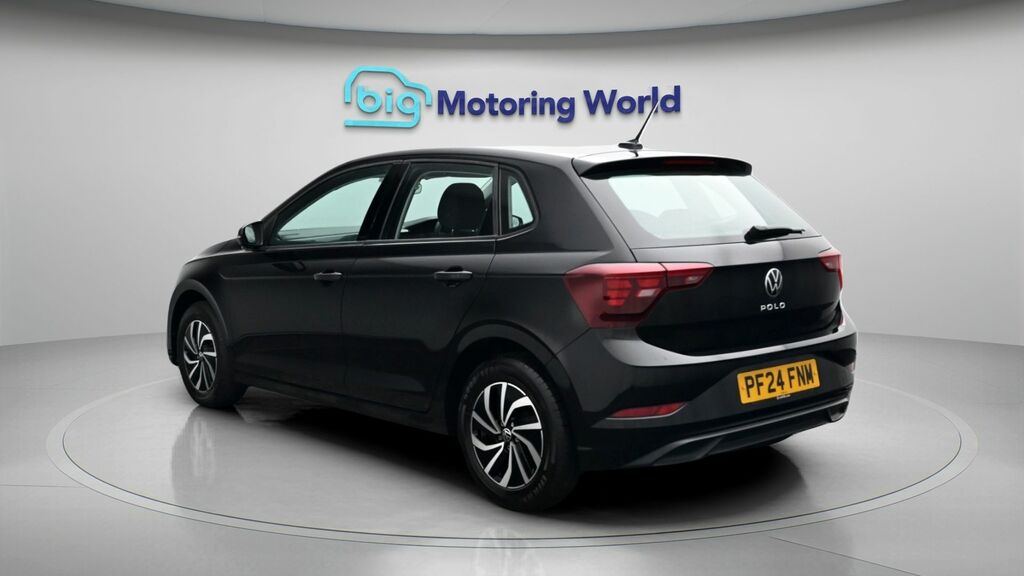 Volkswagen Polo Life Black #5