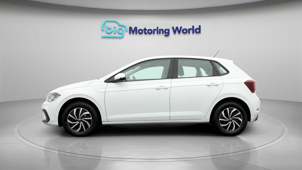 Volkswagen Polo Life White #4