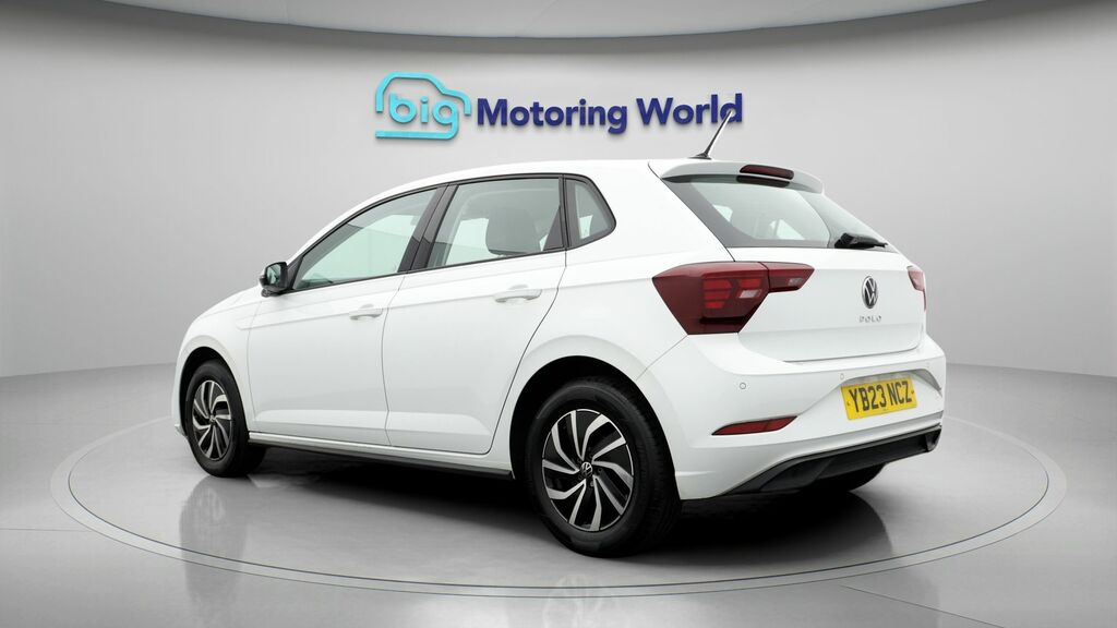 Volkswagen Polo Life White #5