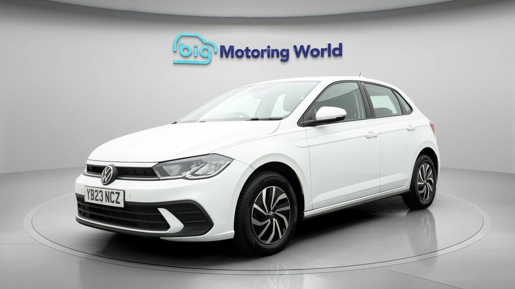 Volkswagen Polo Life White #3