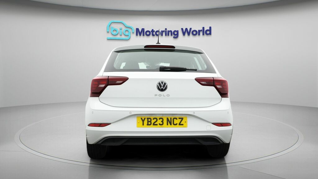 Volkswagen Polo Life White #6