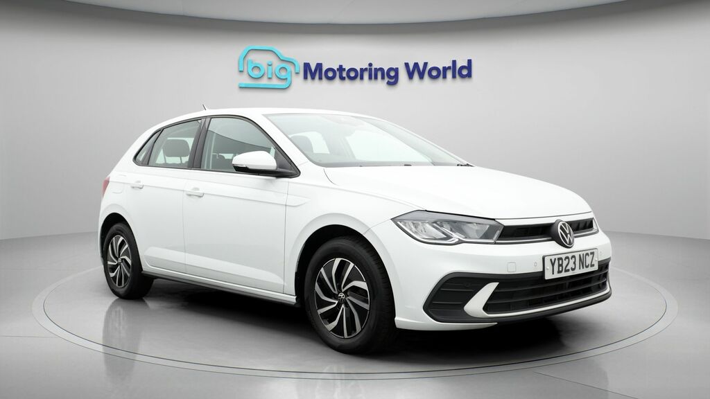 Volkswagen Polo Life White