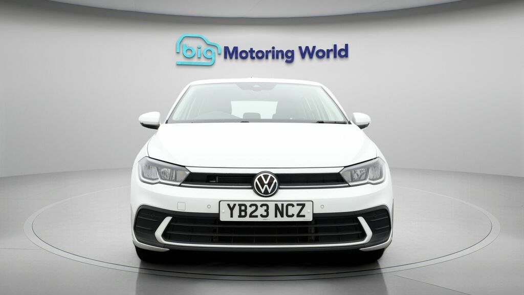 Volkswagen Polo Life White #2