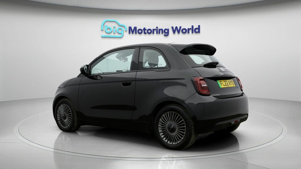 Fiat 500E Icon Black #5