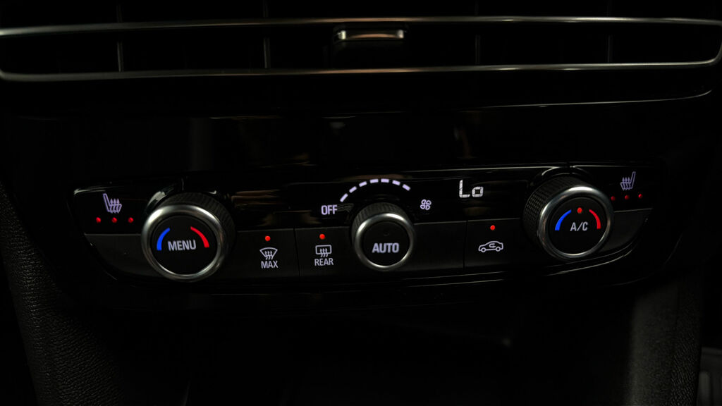 Vauxhall Mokka-e Gs White #3