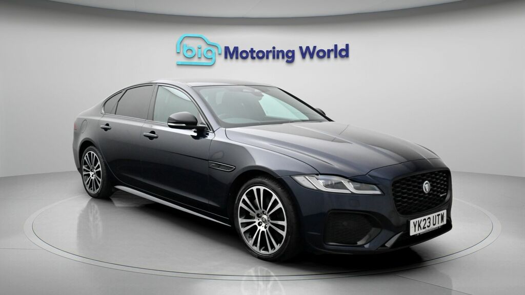 Jaguar XF R-dynamic Se Black Blue