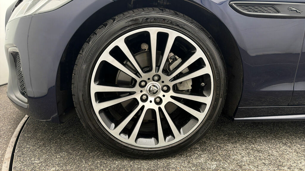 Jaguar XF Jaguar 2.0 D200 R-dynamic Se Black Saloon Grey #17