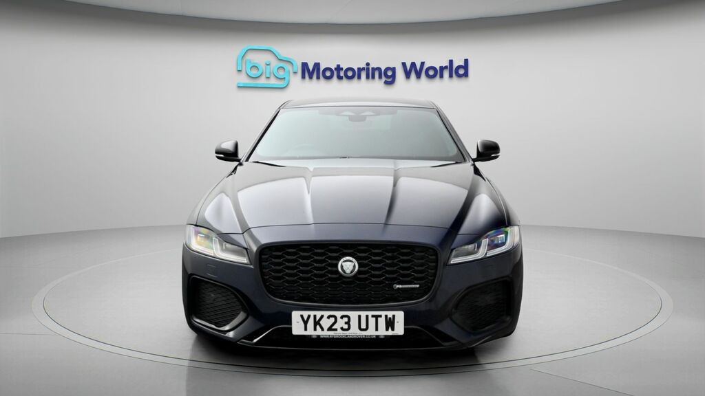 Jaguar XF R-dynamic Se Black Blue #2