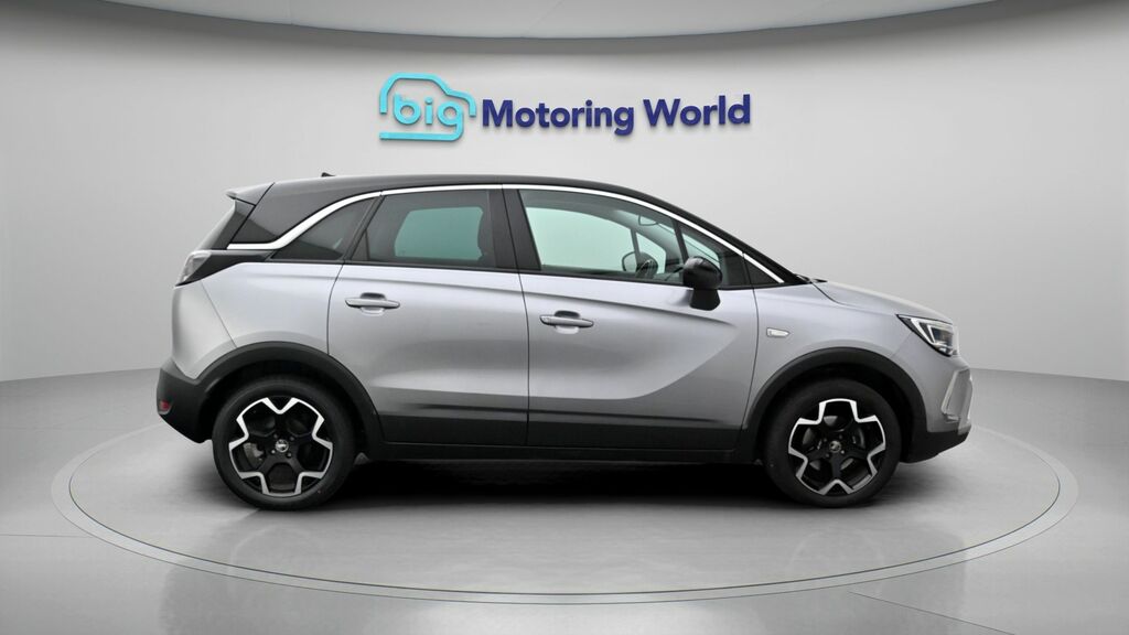 Vauxhall Crossland 1.2 Design White #8